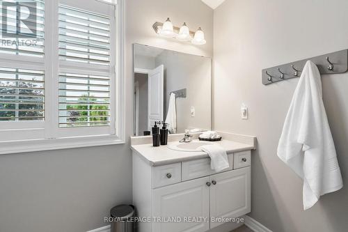 26 Blue Heron Drive, Middlesex Centre, ON - Indoor Photo Showing Bathroom