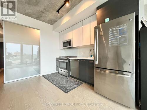 1202 - 608 Richmond Street W, Toronto, ON - Indoor Photo Showing Kitchen With Stainless Steel Kitchen