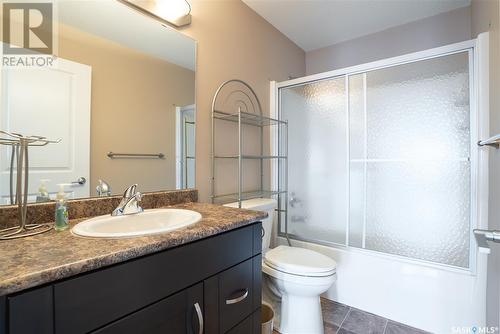 301 714 Hart Road, Saskatoon, SK - Indoor Photo Showing Bathroom