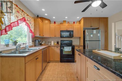 119 Doncaster Drive, Quispamsis, NB - Indoor Photo Showing Kitchen With Double Sink