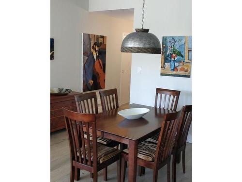 330-188 Douglas St, Victoria, BC - Indoor Photo Showing Dining Room