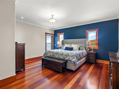 2-338 Dallas Rd, Victoria, BC - Indoor Photo Showing Bedroom