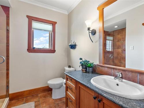 2-338 Dallas Rd, Victoria, BC - Indoor Photo Showing Bathroom