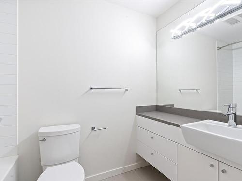 311-785 Tyee Rd, Victoria, BC - Indoor Photo Showing Bathroom