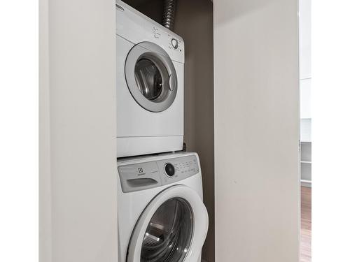 311-785 Tyee Rd, Victoria, BC - Indoor Photo Showing Laundry Room