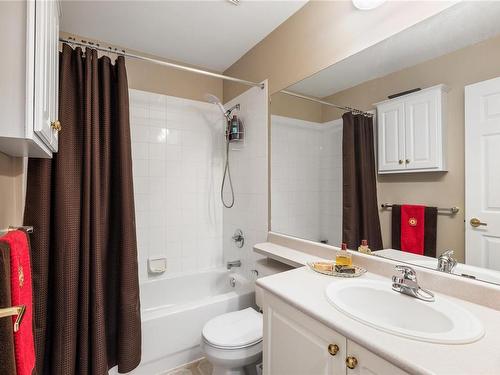 307-354 Morison Ave, Parksville, BC - Indoor Photo Showing Bathroom