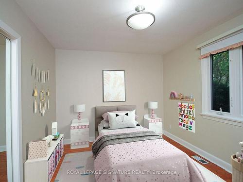 4 Bushbury Dr, Toronto, ON - Indoor Photo Showing Bedroom