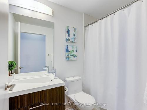324-30 Nelson St, Toronto, ON - Indoor Photo Showing Bathroom