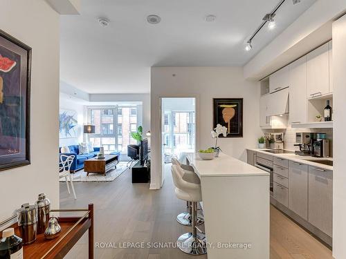 324-30 Nelson St, Toronto, ON - Indoor Photo Showing Kitchen