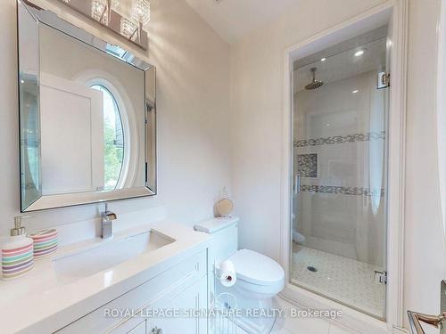 279 Betty Ann Dr, Toronto, ON - Indoor Photo Showing Bathroom