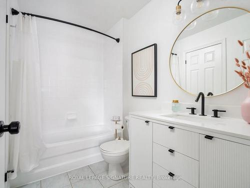 11 Joseph Salsberg Lane, Toronto, ON - Indoor Photo Showing Bathroom