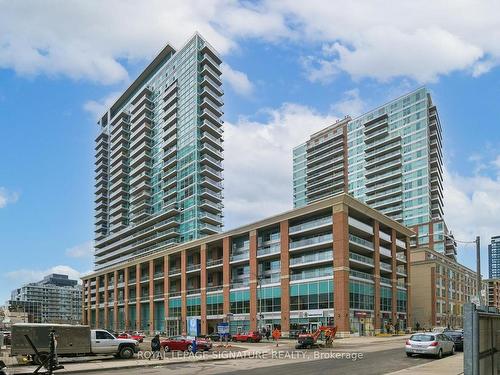 212-100 Western Battery Rd, Toronto, ON - Outdoor With Facade