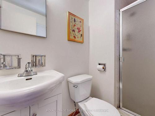 6 Kelvinway Dr, Toronto, ON - Indoor Photo Showing Bathroom