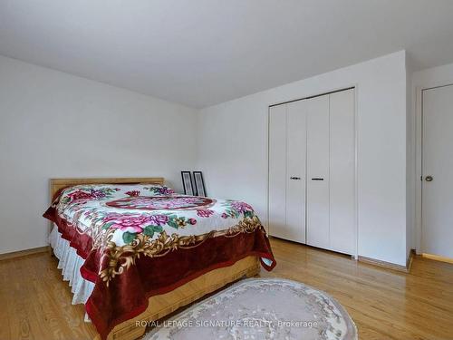 6 Kelvinway Dr, Toronto, ON - Indoor Photo Showing Bedroom