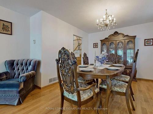 6 Kelvinway Dr, Toronto, ON - Indoor Photo Showing Dining Room