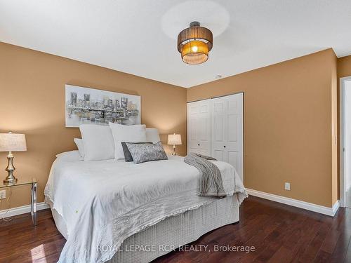 24 Churchland Dr, Barrie, ON - Indoor Photo Showing Bedroom