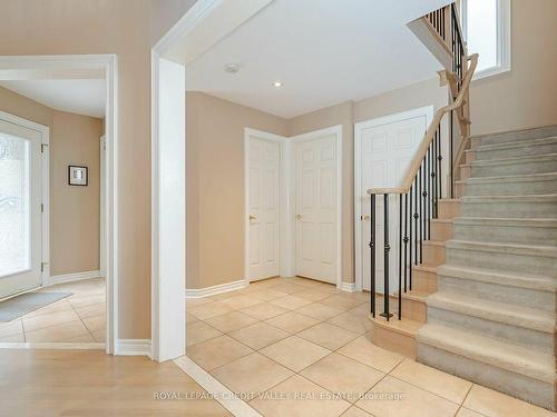 16 Sweet Briar Lane, Brampton, ON - Indoor Photo Showing Other Room