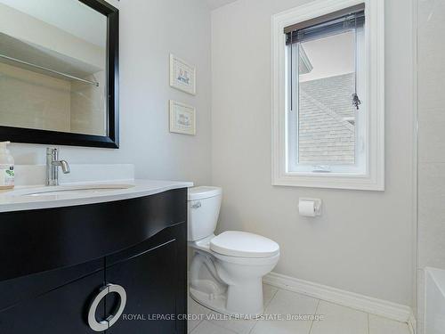 16 Sweet Briar Lane, Brampton, ON - Indoor Photo Showing Bathroom
