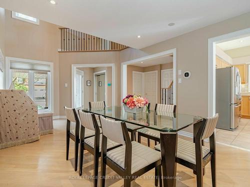 16 Sweet Briar Lane, Brampton, ON - Indoor Photo Showing Dining Room