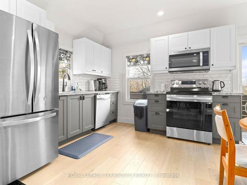 15-1479 County Rd, Prince Edward County, ON - Indoor Photo Showing Kitchen