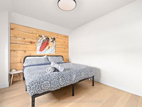 15-1479 County Rd, Prince Edward County, ON - Indoor Photo Showing Bedroom