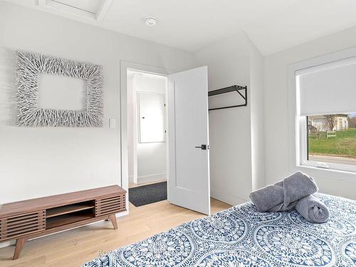 15-1479 County Rd, Prince Edward County, ON - Indoor Photo Showing Bedroom