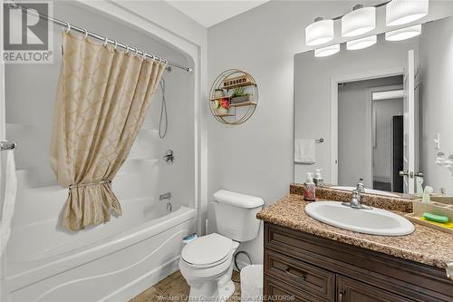 1133 Thunderbay Avenue, Windsor, ON - Indoor Photo Showing Bathroom