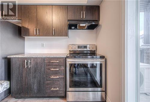 1989 Ottawa Street Unit# 20E, Kitchener, ON - Indoor Photo Showing Kitchen