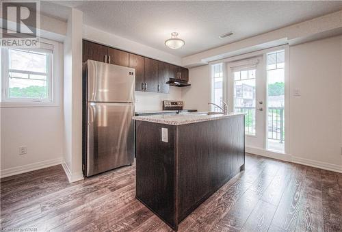 1989 Ottawa Street Unit# 20E, Kitchener, ON - Indoor Photo Showing Kitchen