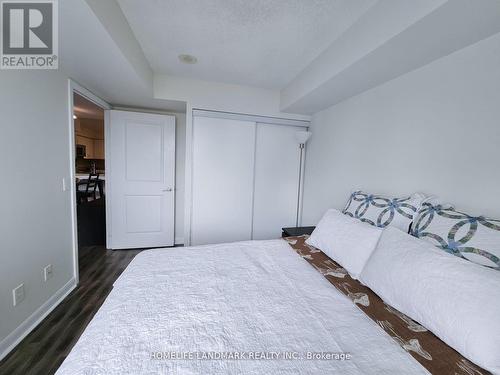 3215 - 4978 Yonge Street, Toronto, ON - Indoor Photo Showing Bedroom