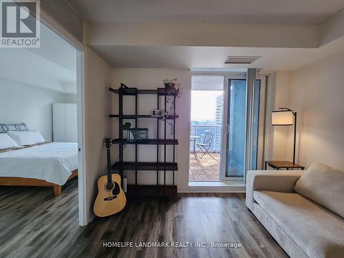 3215 - 4978 Yonge Street, Toronto, ON - Indoor Photo Showing Bedroom