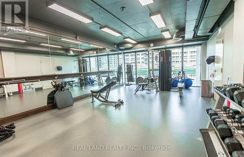 1006 - 19 Grand Trunk Crescent, Toronto, ON - Indoor Photo Showing Gym Room