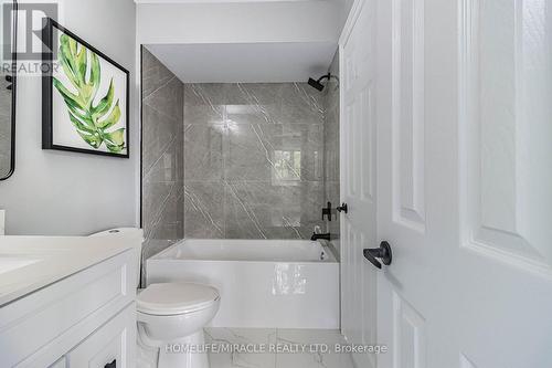 7667 Black Walnut Trail, Mississauga, ON - Indoor Photo Showing Bathroom