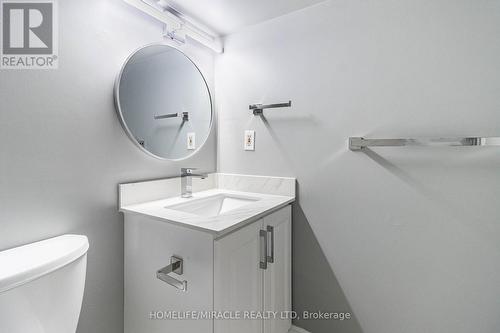 7667 Black Walnut Trail, Mississauga, ON - Indoor Photo Showing Bathroom