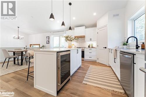 93 Summer Leigh Trail, Huntsville, ON - Indoor Photo Showing Kitchen With Upgraded Kitchen