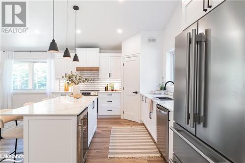 93 Summer Leigh Trail, Huntsville, ON - Indoor Photo Showing Kitchen With Upgraded Kitchen