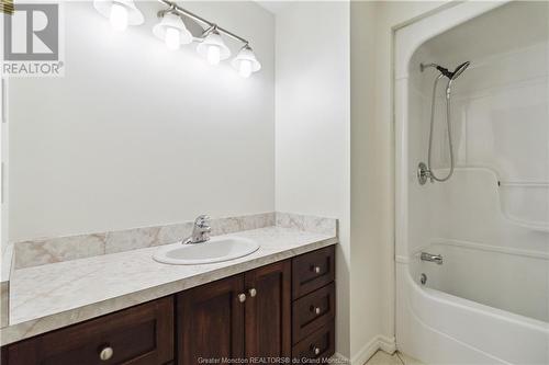 39 Algonquin Cres, Moncton, NB - Indoor Photo Showing Bathroom