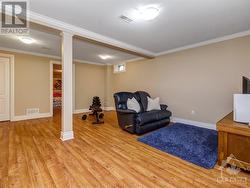 Rec room w/laminate flooring - 