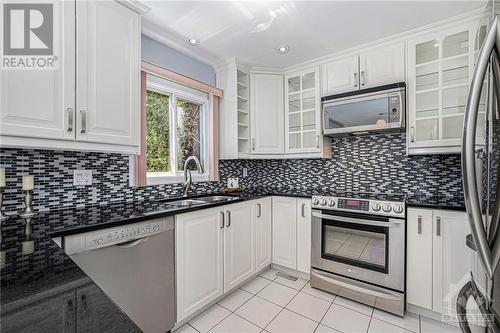 963 Chaleur Way, Ottawa, ON - Indoor Photo Showing Kitchen With Double Sink With Upgraded Kitchen