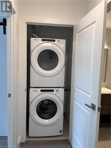 15 Glebe Street Unit# 1604, Cambridge, ON - Indoor Photo Showing Laundry Room