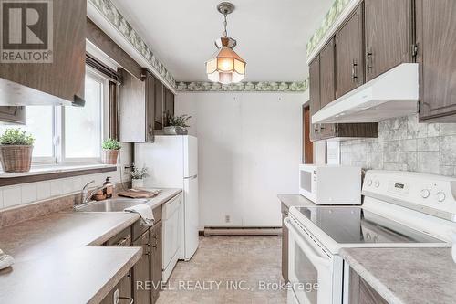 16 Riverview Road, Kawartha Lakes, ON - Indoor Photo Showing Kitchen