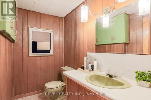 16 Riverview Road, Kawartha Lakes, ON - Indoor Photo Showing Bathroom