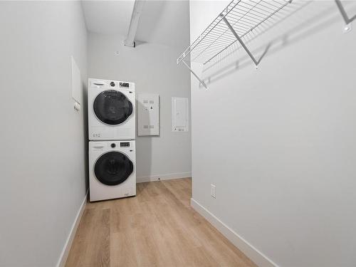 512-2469 Gateway Rd, Langford, BC - Indoor Photo Showing Laundry Room
