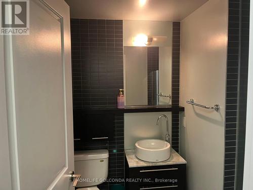 317 - 23 Carlton Street, Toronto, ON - Indoor Photo Showing Bathroom