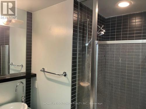 317 - 23 Carlton Street, Toronto, ON - Indoor Photo Showing Bathroom