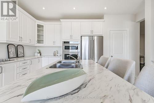 285 Chippewa Avenue, Shelburne, ON - Indoor Photo Showing Kitchen With Stainless Steel Kitchen With Double Sink With Upgraded Kitchen