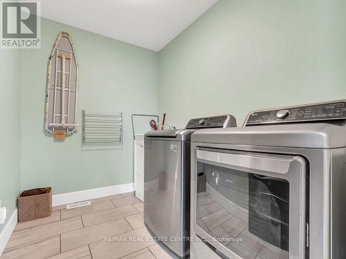 654 Freeport Street, London, ON - Indoor Photo Showing Laundry Room