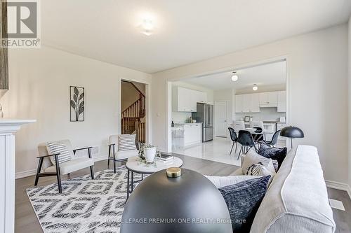 242 Chippewa Avenue, Shelburne, ON - Indoor Photo Showing Living Room