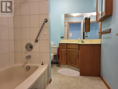 6184 Saint Martin Place, Oliver, BC - Indoor Photo Showing Bathroom