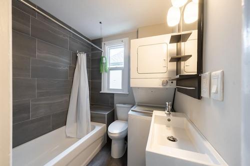 102 Birch Avenue, Hamilton, ON - Indoor Photo Showing Bathroom